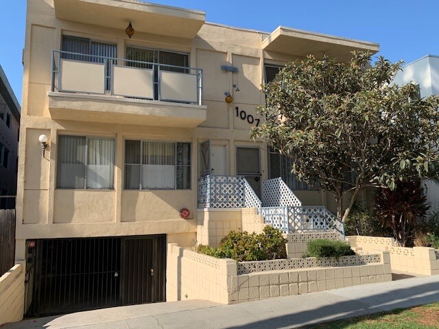 Primary Photo - 1007 N Laurel Ave