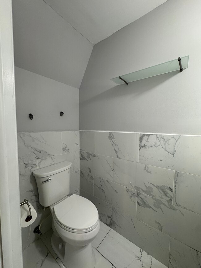 Building Photo - 5585 Hecate Ct