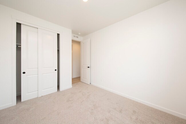 Building Photo - 2699 N Lithodora Ave