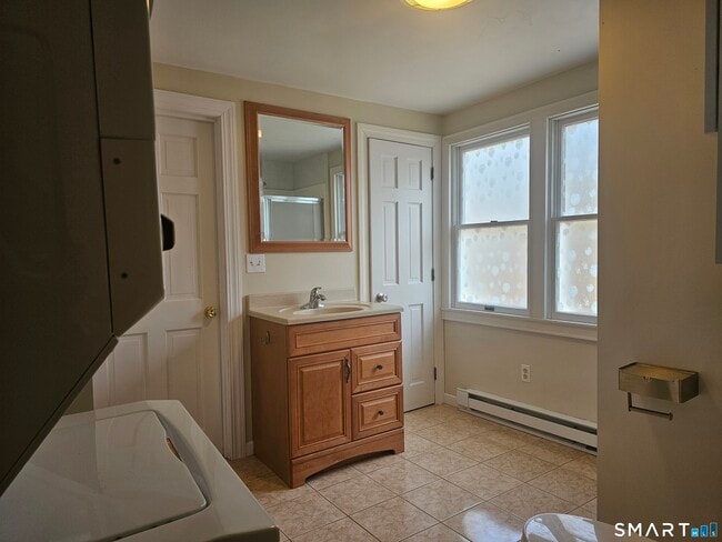 Building Photo - 932 Saybrook Rd