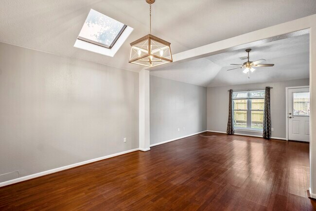 Building Photo - 2923 Goldspring Ln