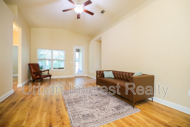 Building Photo - 96 Benton Blvd