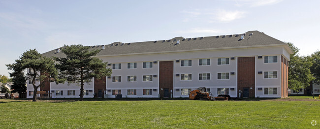 Building Photo - Newport Apartments