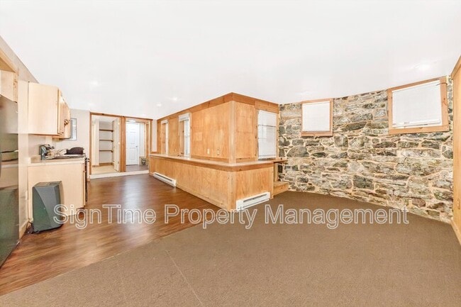 Building Photo - 306 N Potomac St