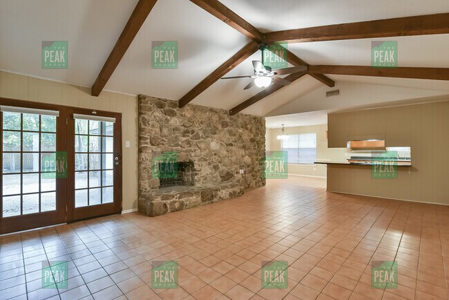 Building Photo - 3.2.2  2212 sq ft Wedgwood Area