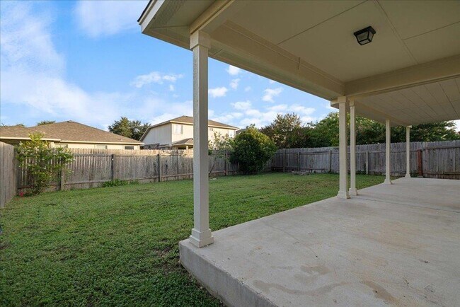 Building Photo - 1006 Gentry Dr