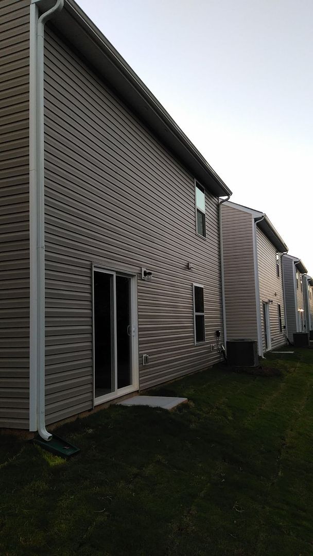 Building Photo - Newer Construction Home in Creedmore Hills!