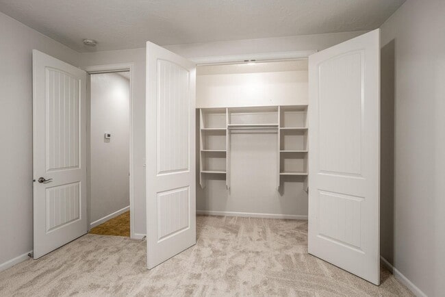 Building Photo - Washington Fields Home with Casita!