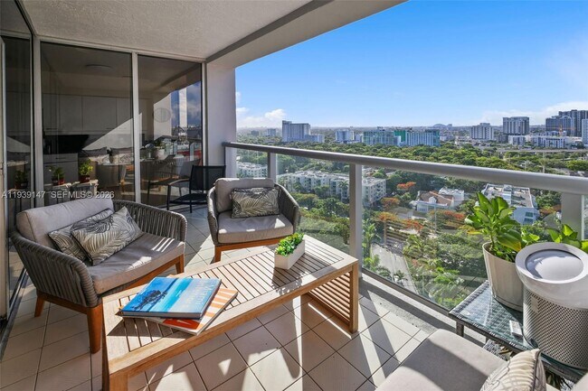 Building Photo - 1541 Brickell Ave