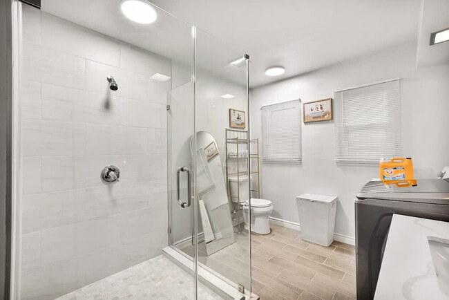 Building Photo - 4989 Randlett Dr