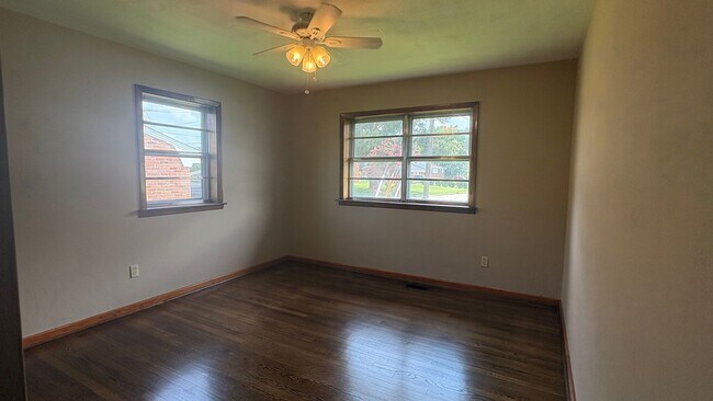 Building Photo - Freshly Updated Rancher w/ Detached Garage!!