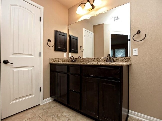 Building Photo - 140 Copper Lake Ln