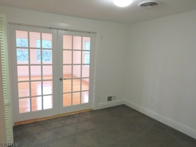 Building Photo - 84 Corabelle Ave