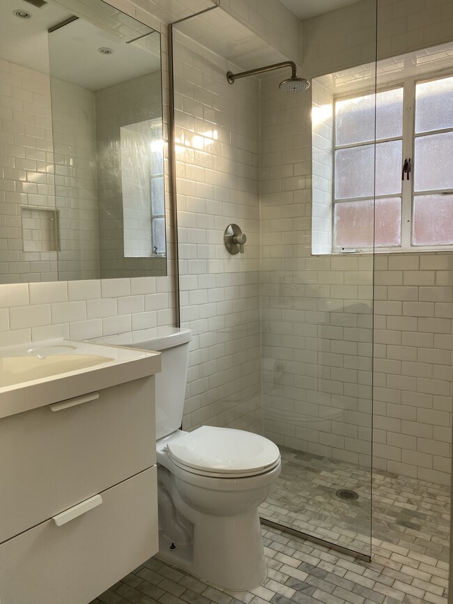 Building Photo - 8307 Delmar Blvd