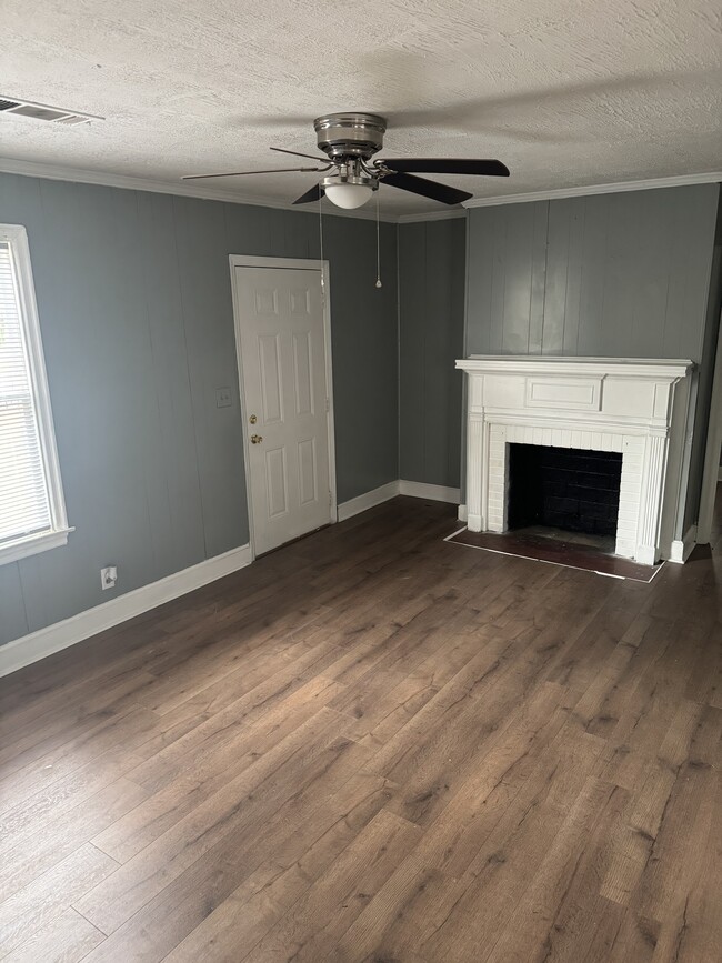 Building Photo - 1130 Sylvian Dr