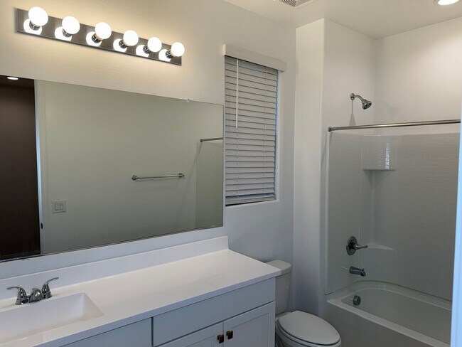 Building Photo - 1673 N St Francis Pl