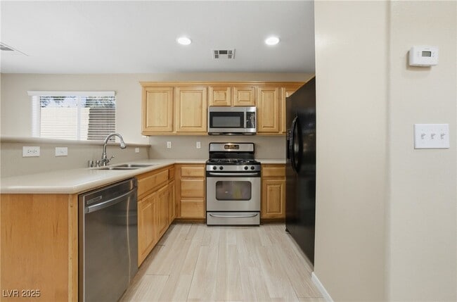 Building Photo - 8208 W Wildwood Glen Dr