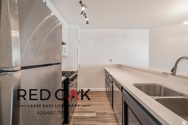 Building Photo - 10201 Woodbine St
