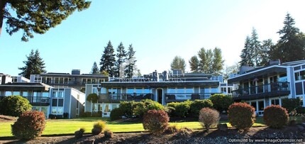 Building Photo - 2 Bedroom, 2 bathroom Northview Terrace Co...