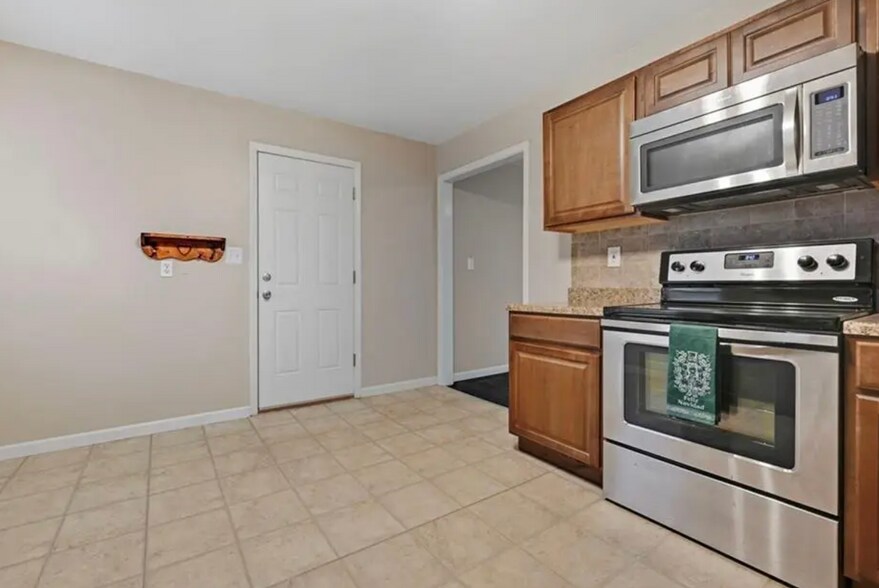 Building Photo - 11217 W 69th Ter