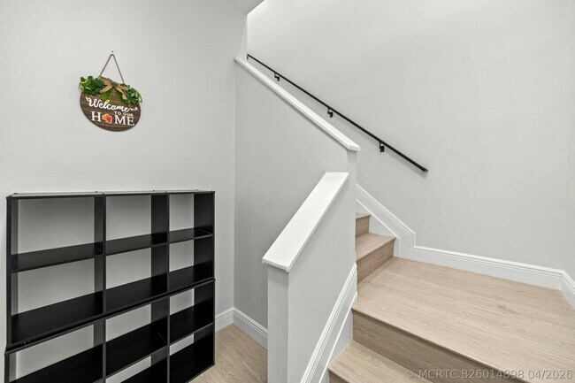 Building Photo - 6553 Via Regina