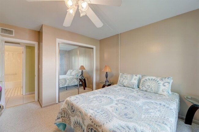 Building Photo - 1950 N Andrews Ave