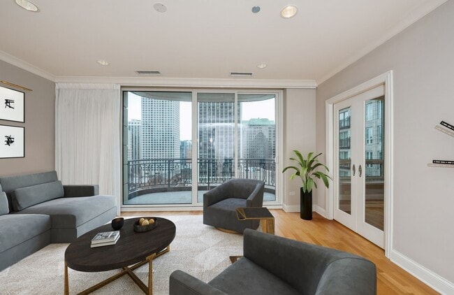 Building Photo - 10 E Delaware Pl