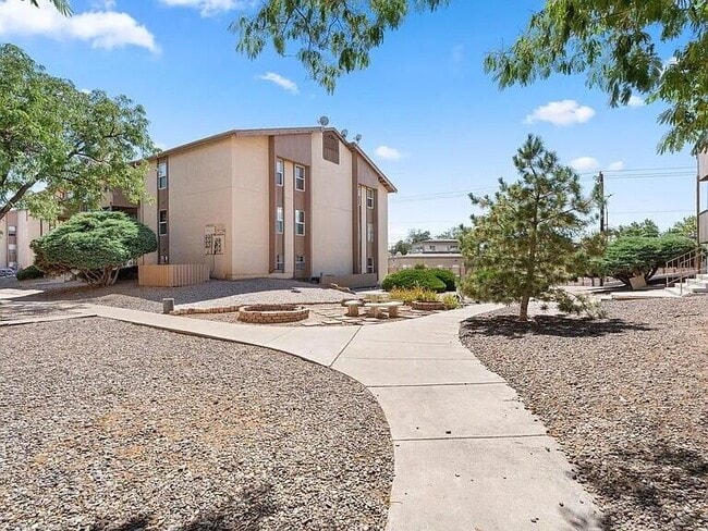 Building Photo - 3869 Montgomery Blvd NE