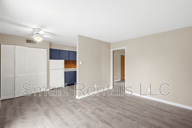 Building Photo - 9951 Chateau Roi Dr
