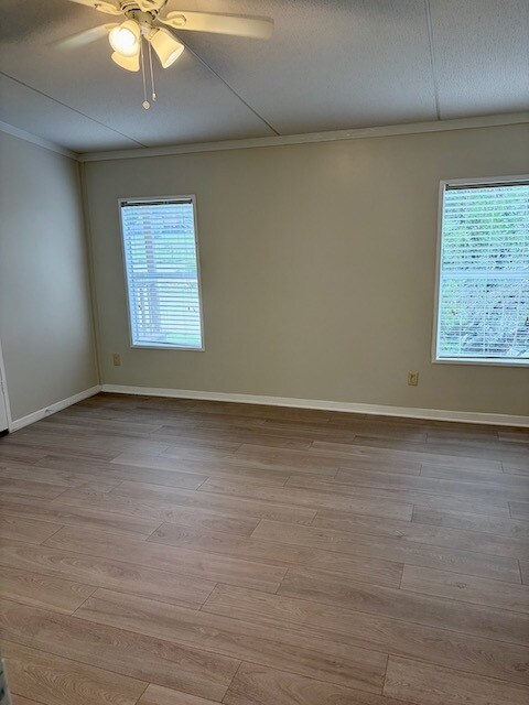 Building Photo - 104 Lonesome Ln