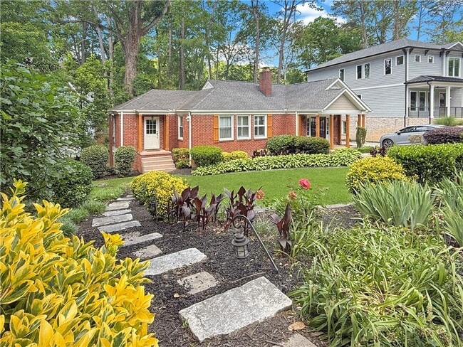 Primary Photo - 656 Timm Valley Rd NE