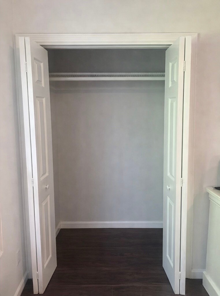 Master bedroom closet #2 - 3847 Tambark Dr