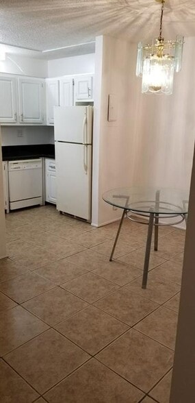 Building Photo - 11614 Royal Palm Blvd