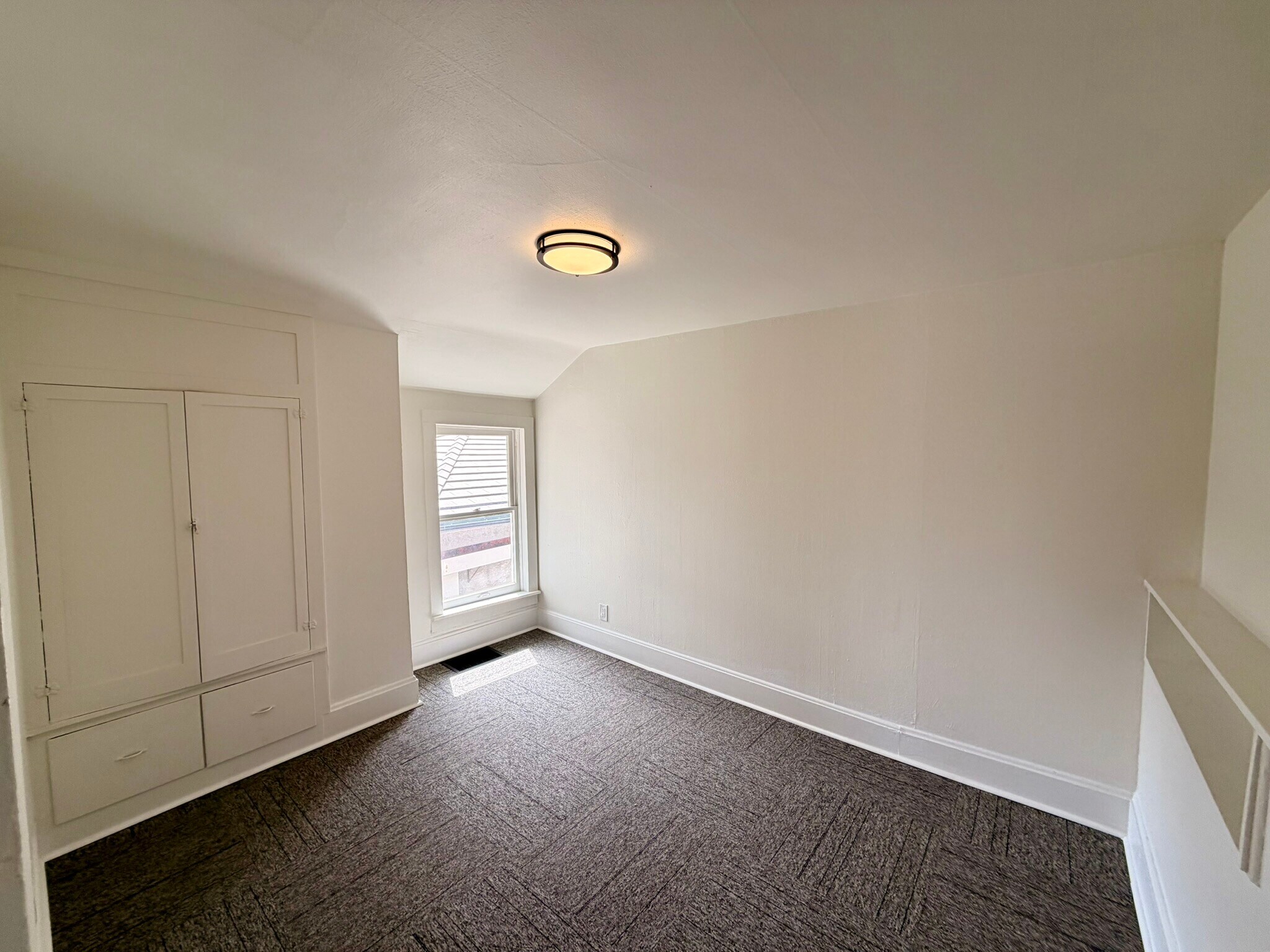 Building Photo - 319 Jerry St