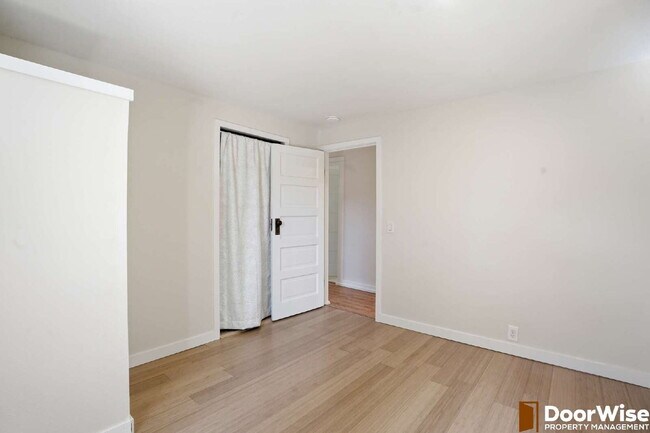 Building Photo - Charming 4-Bed Newberg Home!