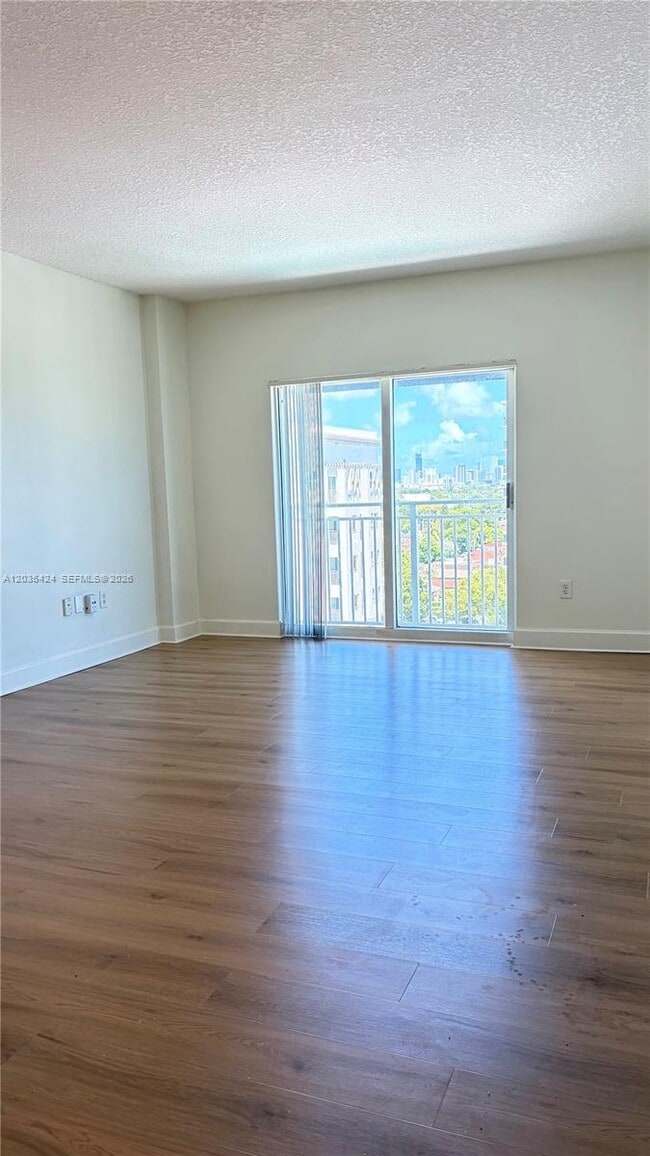 Building Photo - 50 Menores Ave
