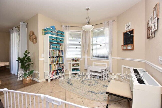 Building Photo - 7061 Heatherbrook Dr