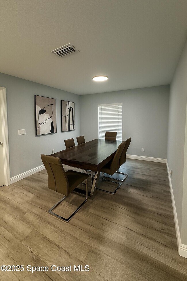 Building Photo - 940 Ithaca Ave SE