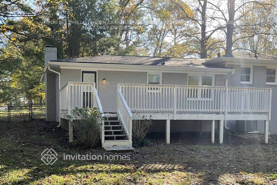 Building Photo - 5747 Woodland Dr