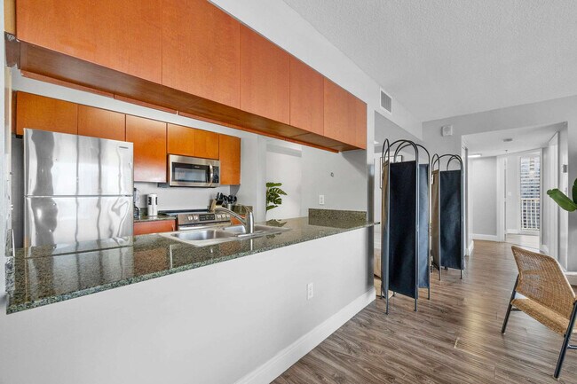 Building Photo - 1 SE 12th St