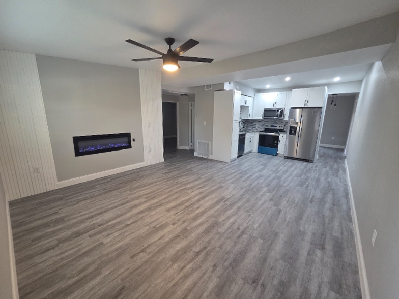 Building Photo - 2410 11th St