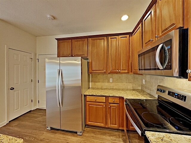 Building Photo - 46 Eastlake Landing