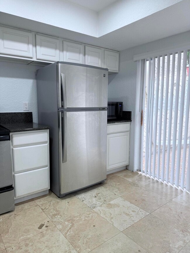 Building Photo - 9640 Oakburst Ln