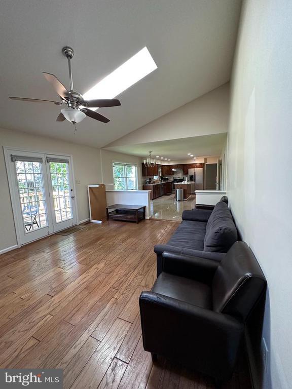 Building Photo - 893 Broad Oaks Dr