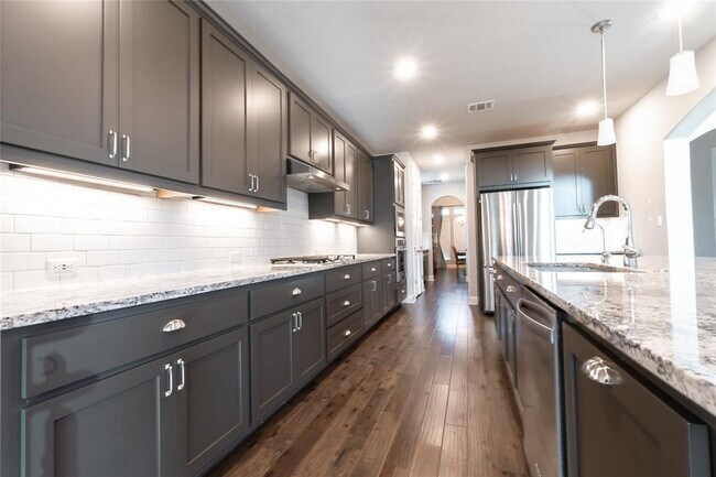 Building Photo - 16800 Broomweed Cove