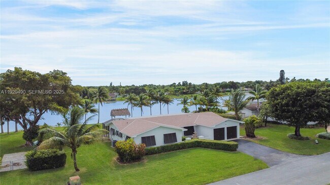 Building Photo - 10962 SW 117th St