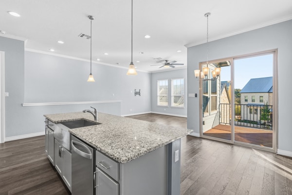 Building Photo - 1217 Highknoll Ln