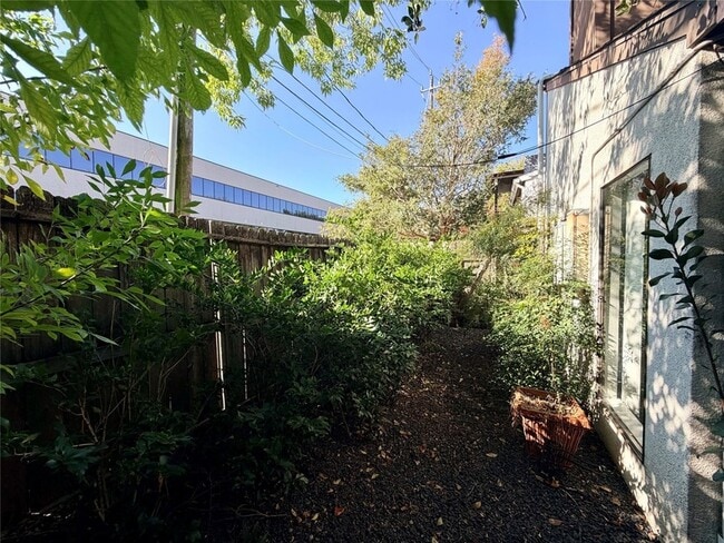 Building Photo - 4503 Medinah Pl