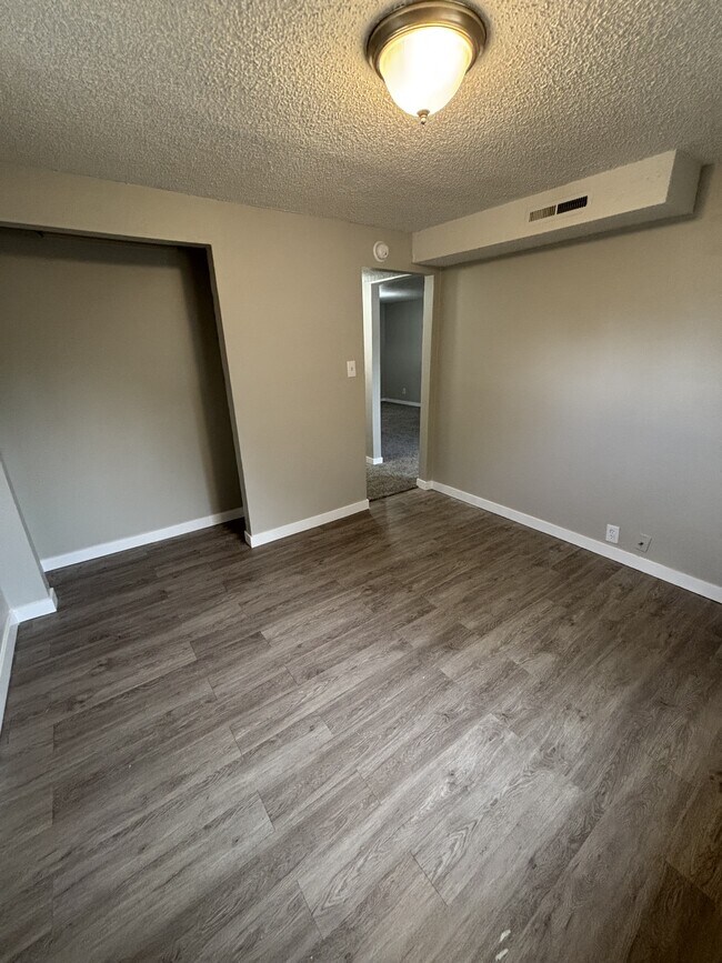 Building Photo - 3495 Montebello Dr W