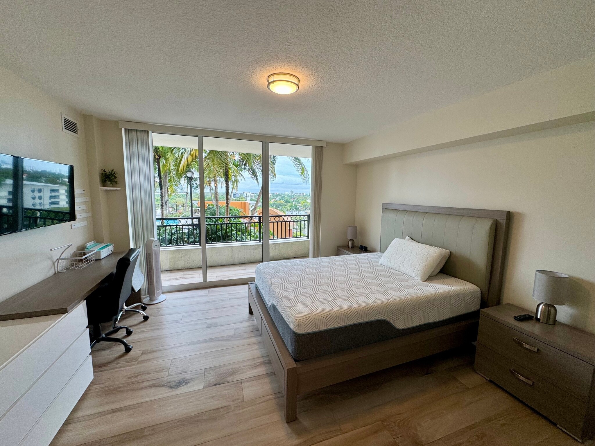 Building Photo - 3232 Coral Way